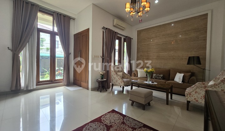 Di Jual Rumah di Pondok Indah, Lokasi Strategis Jalan Lebar (As) 2