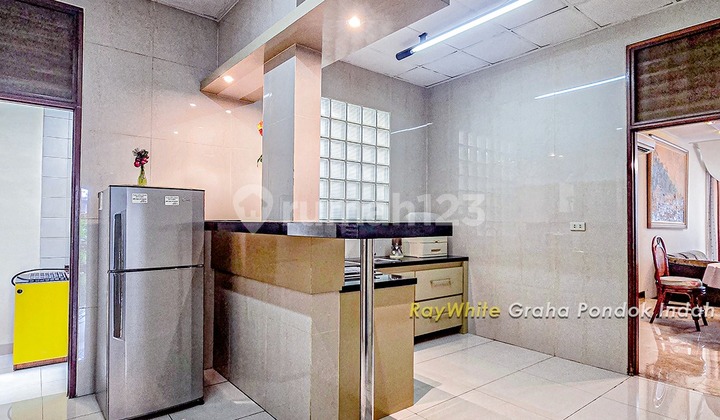 Dijual Rumah Klasik Terawat Siap Huni Harga Dibawah Njop(Cmjp)