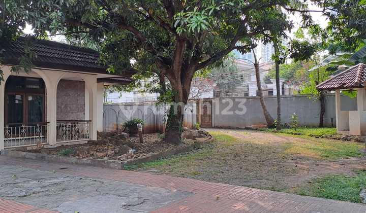 Quick Sale Old House in Pejaten. Premium Location Affordable Price