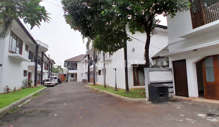 Disewa Rumah 2 Lantai Dengan Kolam Renang Di Pejaten Dekat Kemang 2