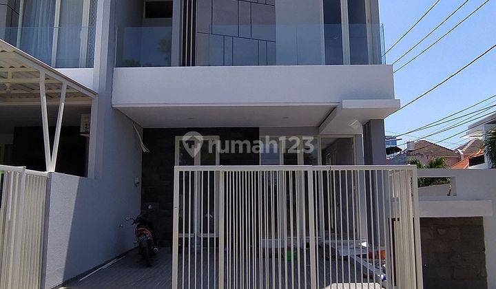 Rumah Baru Scandinavian Manyar Tirtoyoso Tengah Kota Surabaya 1