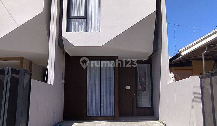 Rumah Baru Minimalis Modern 2 Lantai Sutorejo Funished 1