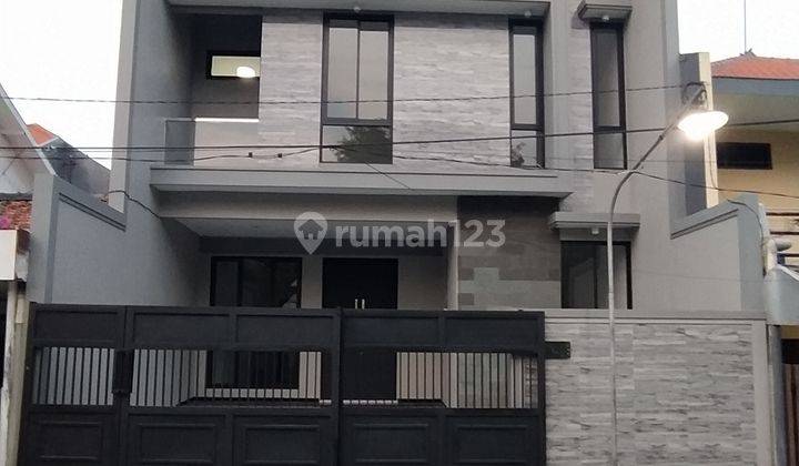 Rumah Minimalis Modern 2 Lantai Mulyosari Siap Huni Dekat Mall 1