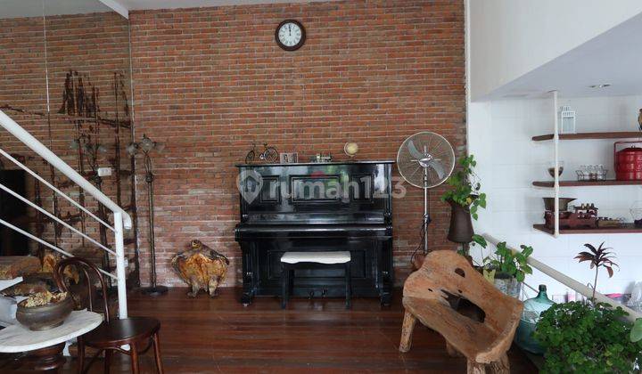 Rumah Homey 3 Lantai SHM di Bukit Dago Utara , Bandung 2