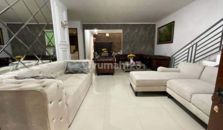 Rumah 2 Lantai Bagus Furnished SHM di Komplek Kotabali, Bandung 1