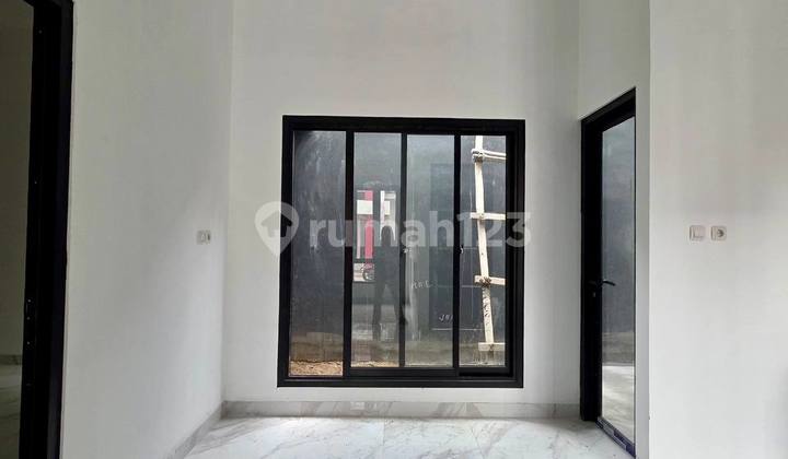 For Sale Ready-to-Live House 700 Million Near Grand Depok City 2