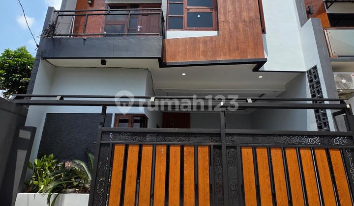 Dijual Rumah 2 Lantai Siap Huni Dekat Pemda Cibinong Bogor