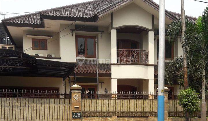 Rumah Mewah Strategis Pinggir Jalan Raya, Cocok untuk Wirausaha di Kawasan Cibubur, Jakarta Timur 1