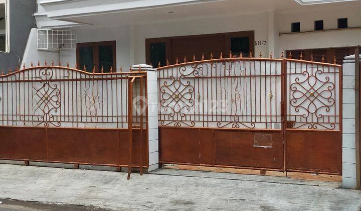 Rumah 4 Kamar Hadap Jalan Raya di Kelapa Gading Dekat Mall 1