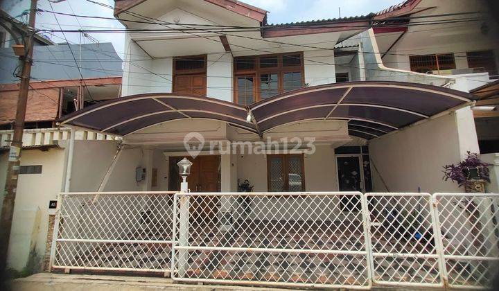 Rumah 2 Lantai Dan 6 Kamar Semi Furnished di Komplek Walikota Kelapa Gading Dekat Mall 1