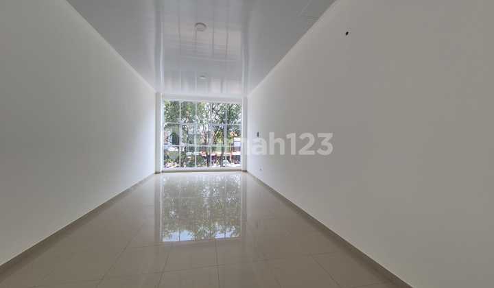Ruko 2 lantai Brand New di Kelapa Gading Hadap Jalan Raya Cocok untuk Kantor dan Usaha  1