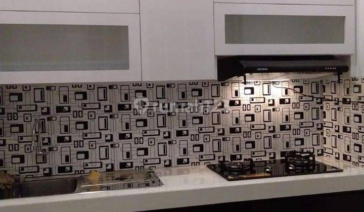 Rumah Modern 3 Lantai Sudah Renovasi Semi Furnished SHM di Gading Indah Utara Dekat Mall Kelapa Gading 2