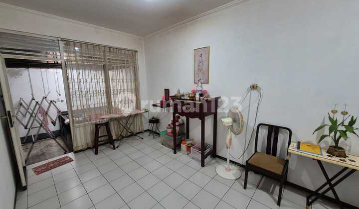 Rumah Standard 2 Lantai dan 4 Kamar dekat Mall Kelapa Gading Harga Miring 2