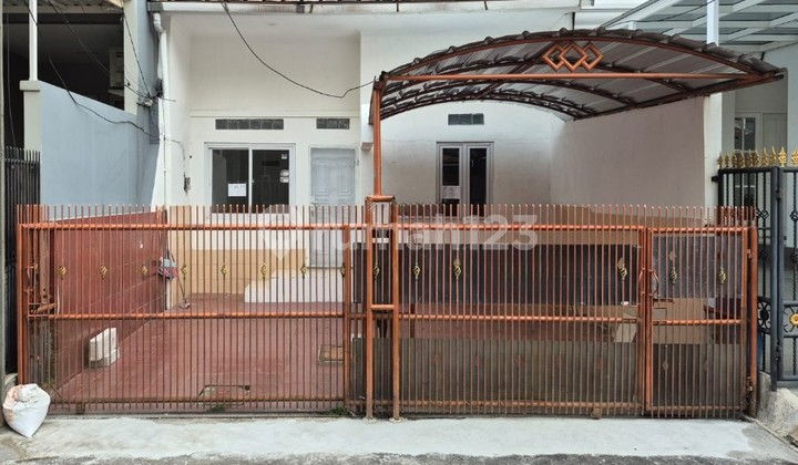 Rumah Murah dan Bagus 1,5 Lantai Dekat Mall Kelapa Gading Siap Huni Rumah Murah dan Bagus 1,5 Lantai Dekat Mall Kelapa Gading Siap Huni