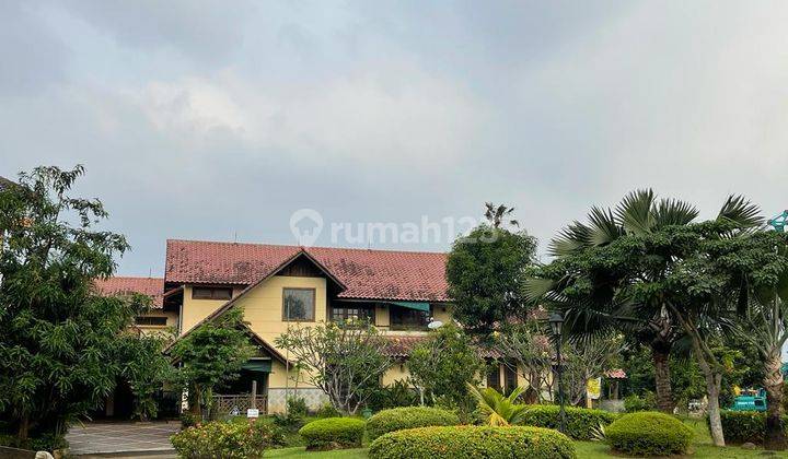 Dijual Rumah Mewah di Kemang Pratama Regency Menghadap Fasum 1