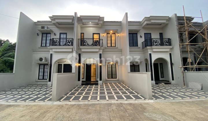 Rumah Siap Huni Dekat Jalan Raya dan Stasiun Depok