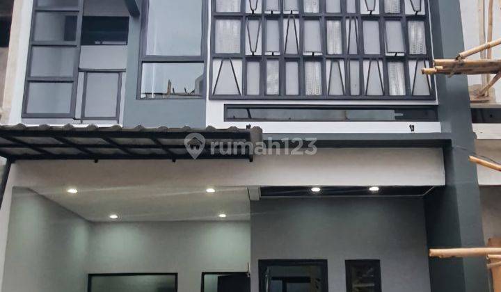 House Common.sale Near Stasiun Depok Baru, Depok