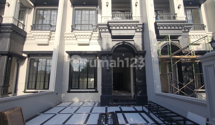 Rumah American Classic Di Sukmajaya Depok