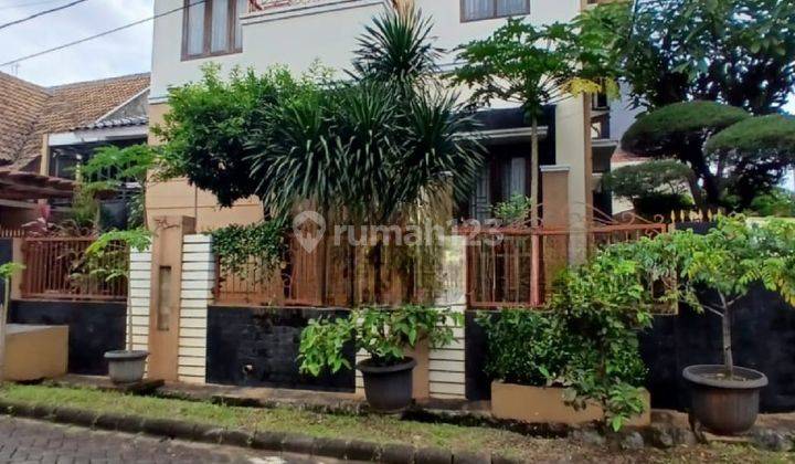 Rumah Kemang Pratama Semi Furnished di Bekasi 1