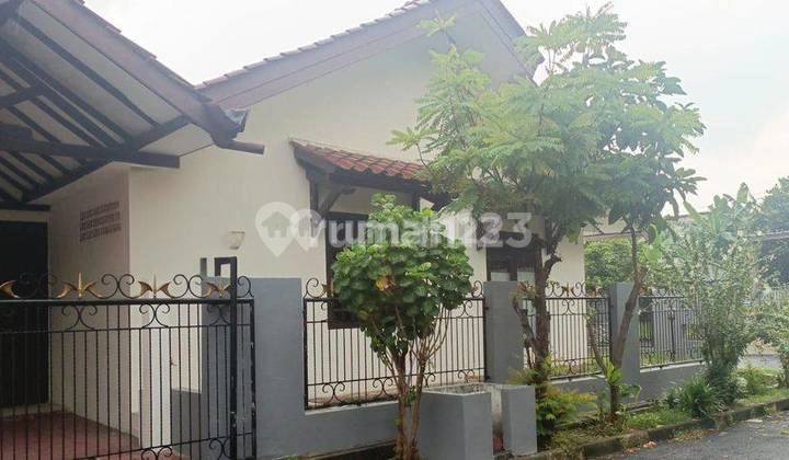 Hoek Luas 195m Rumah Duta Harapan dekat Summarecon Bekasi 1