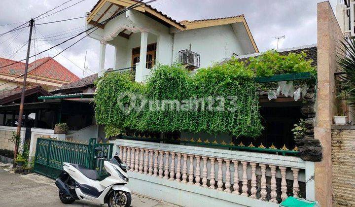 Rumah Disewakan 1 ½ Lantai Semifurnish 1