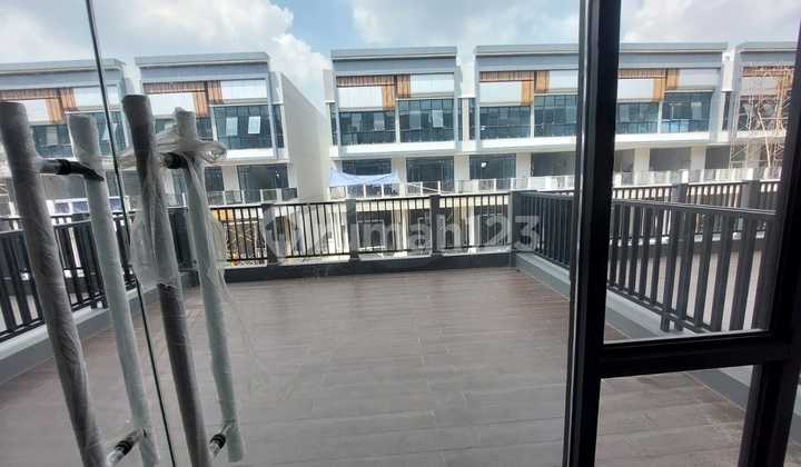 Ruko Crystal Komplek Ruko Baru di Summarecon Bekasi (470) Ruko Crystal Komplek Ruko Baru di Summarecon Bekasi (470)