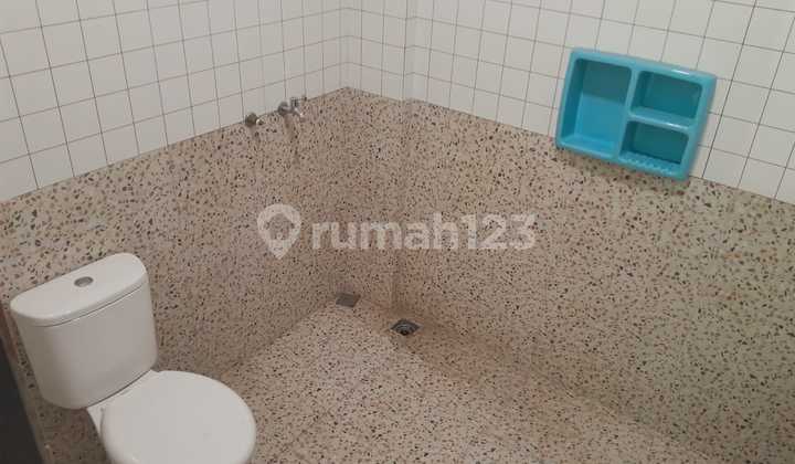 4 Lantai Ruko Strategis Pangeran Jayakarta (1313) 4 Lantai Ruko Strategis Pangeran Jayakarta (1313)