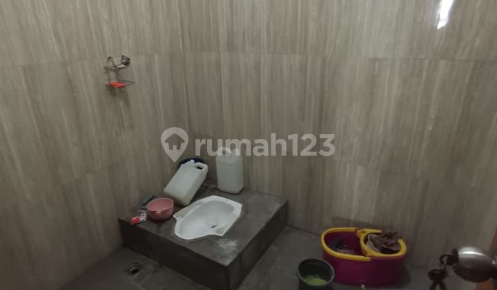 Ruko Gandeng Ex Showroom di Mustika Jaya, Bekasi Kota. (560) 2