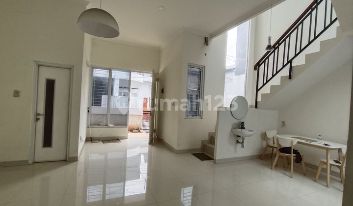 Tdk Banjir Dekat LRT, Rumah 2 Lantai di Bantargebang, Bekasi (1318) Tdk Banjir Dekat LRT, Rumah 2 Lantai di Bantargebang, Bekasi (1318)