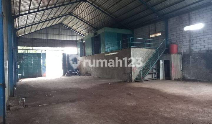 Gudang Narogong Akses Kontainer di Jalan Raya Narogong, Bekasi 1