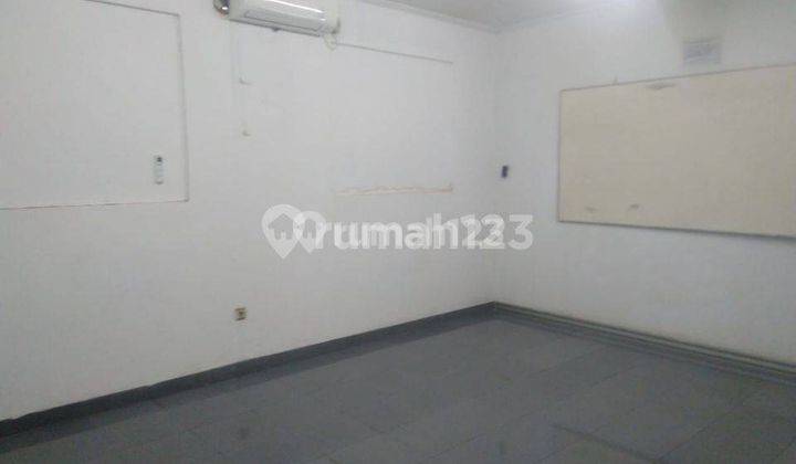 Gedung Tempat Pendidikan Lpk 3 Lantai Di Tebet , Jakarta Selatan 2