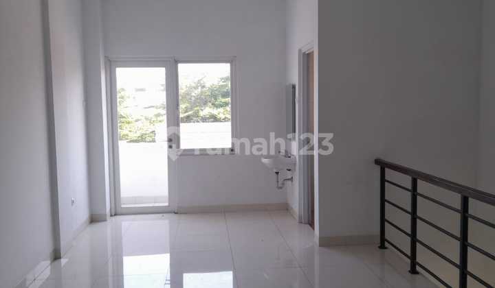 Strategis, Modern, Dekat Fasilitas Ruko di BSD City (1389) 2