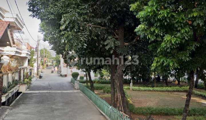 S674 Rumah 167 m2 Dekat Taman di Pondok Kopi Jakarta Timur 2