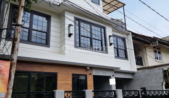 S548 Rumah 3 Lantai American Style di Pondok Bambu Jakarta Timur 1