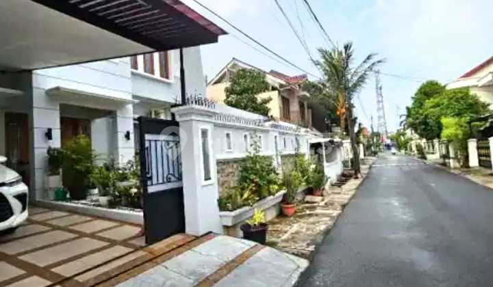 S612 Fully Furnished 300 m2 House in Klender, Duren Sawit, East Jakarta 2
