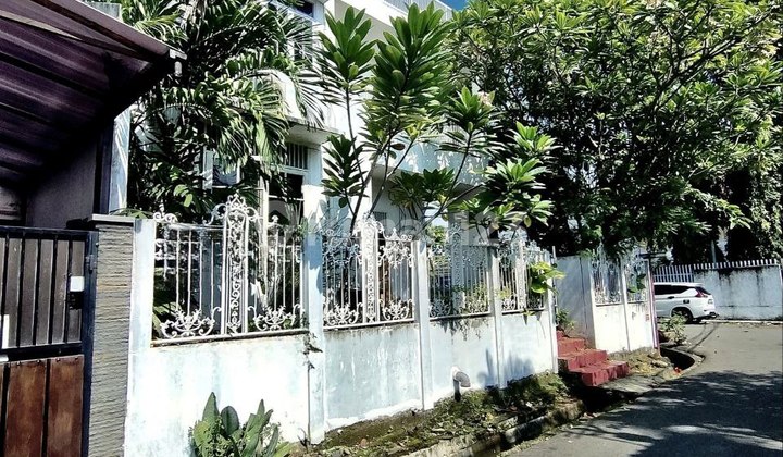 DD232 Rumah Kost Hoek 308 m2 Tebet Jakarta Selatan
