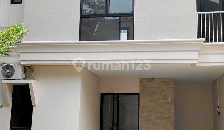 Y361C Townhouse Strategis Murah Ready Unit Condet Jakarta Timur