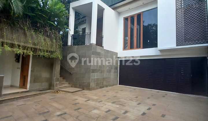 Z119 Rumah Mewah 550 m2 Strategis Patra Kuningan Jakarta Selatan