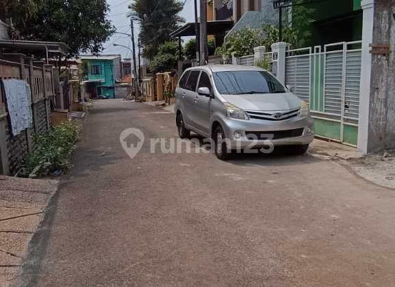 S649 Modern 3-Story New House in Curug Pondok Kelapa, East Jakarta 2