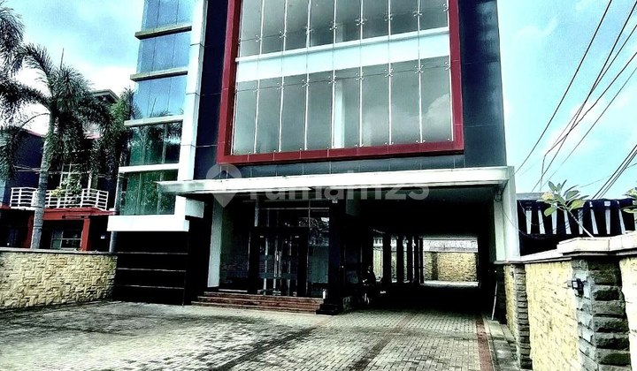 DD307 Gedung 4 Lantai Strategis 810 m2 Otista Jakarta Timur