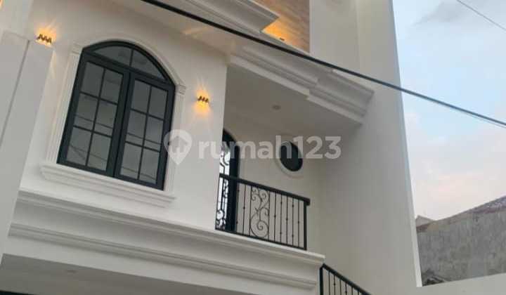 ND132 Rumah American Classic Akses 2 Mobil Tebet Jakarta Selatan