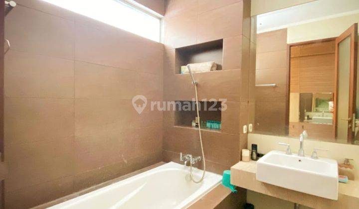 S597a Rumah Hoek Mewah 262 M2 di Bambu Apus Cipayung Jakarta Timur 2