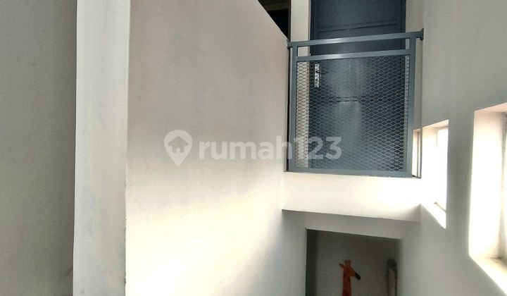 DD238 Nice 3-Story House Mampang South Jakarta 2