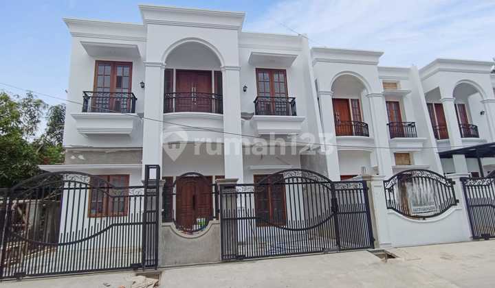 Y283 Rumah Baru Mewah Hoek Duren Sawit Jakarta Timur 2