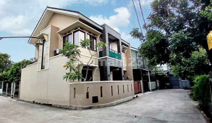 ZN53 Rumah Hoek Bagus Dekat Tol Jatiwarna Bekasi  2