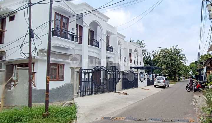 Y283 Rumah Baru Mewah Hoek Duren Sawit Jakarta Timur