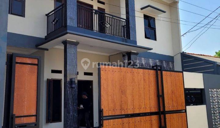 Rumah Baru 2,5 Lantai Bagus Dekat Ratna Jatibening Bekasi 2