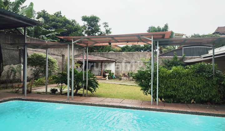 S700 Rumah 688 m Nuansa Villa Private Pool Bintaro Sektor 9 Tangerang 2