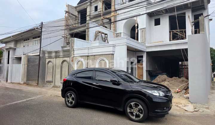 F02 Rumah Baru Mewah Private Pool Strategis Tebet Timur Jakarta Selatan