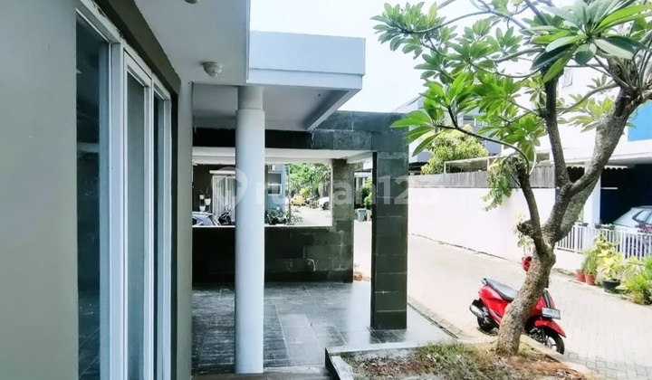 Townhouse Strategis Mwh Modern Huk Luas Jl Lbr Harjamukti Tol LRT 2